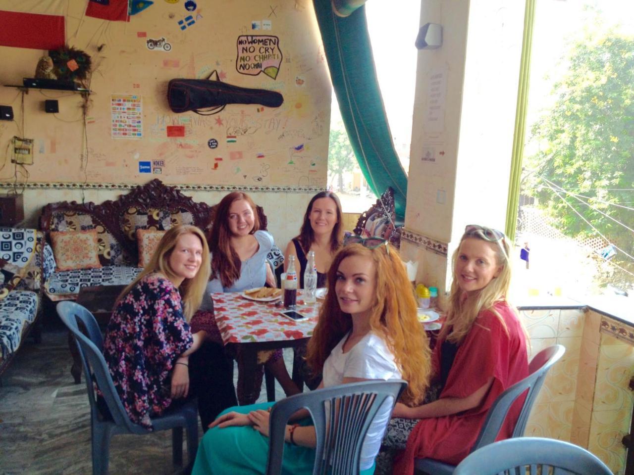 Friends Guest House & Hostel Agra  Εξωτερικό φωτογραφία